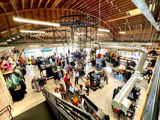 moosejaw_ribboncutting13_original